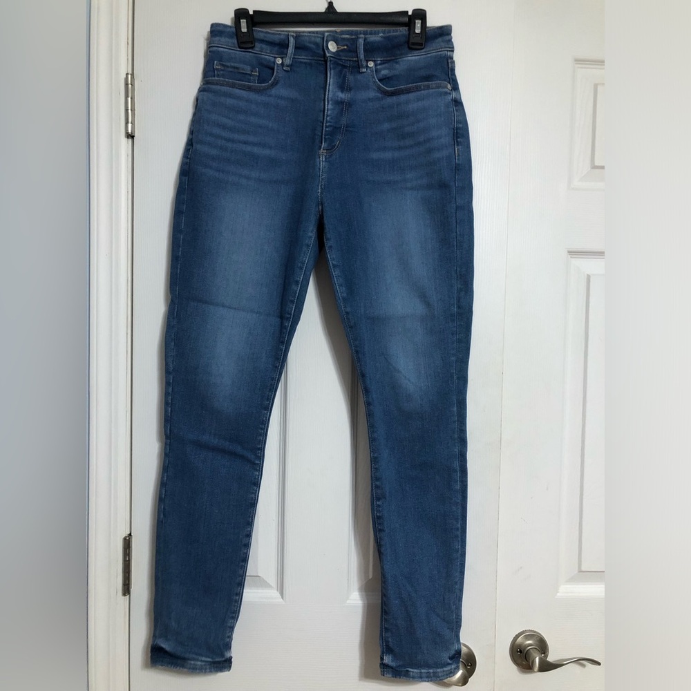 Loft The curvy sculpt jegging women’s size 6 28 medium wash‎ waist measures 30”
